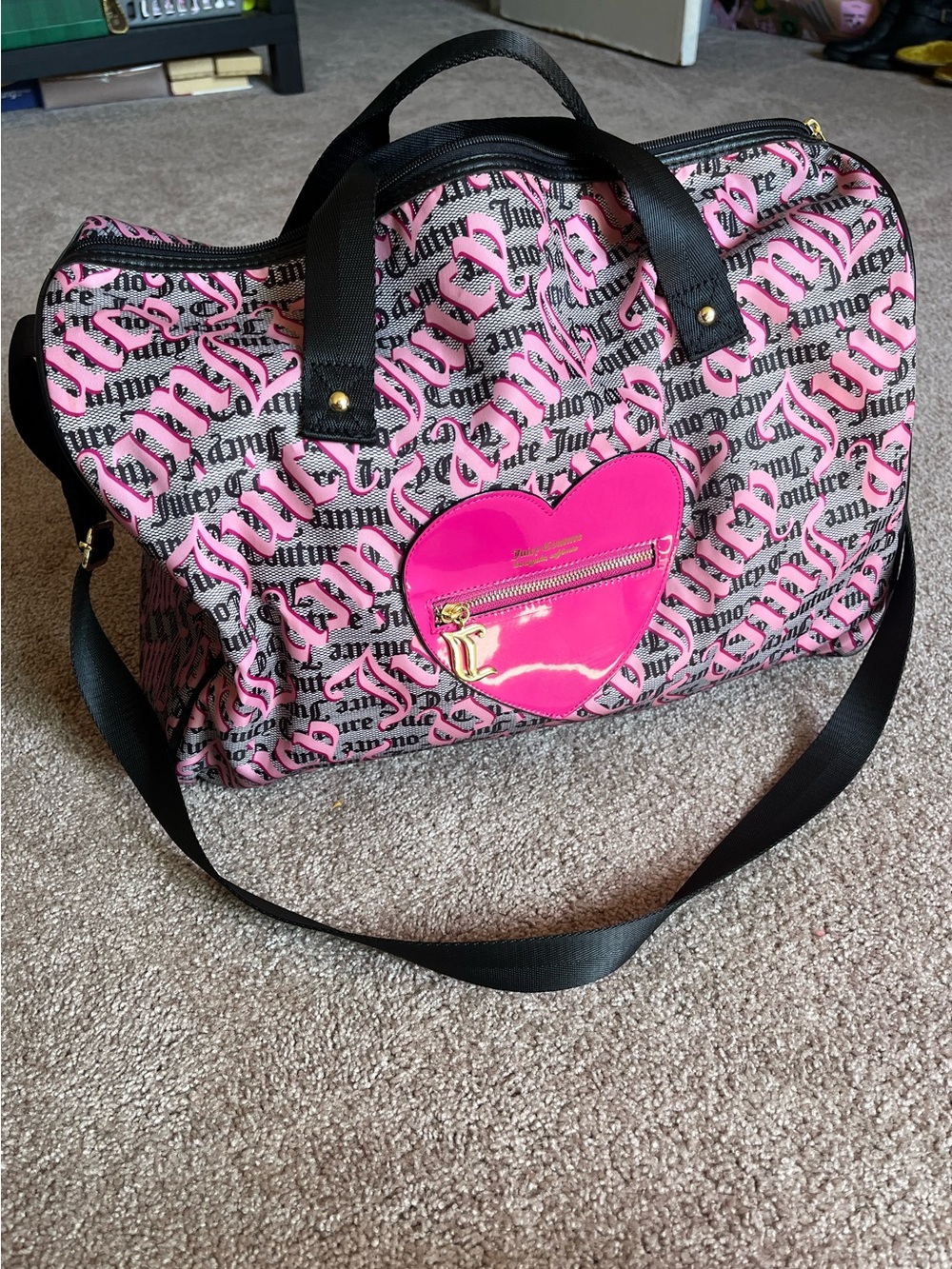 VTG 00’s / Y2K Juicy Couture Pink Heart Logo Duffle / Travel Bag